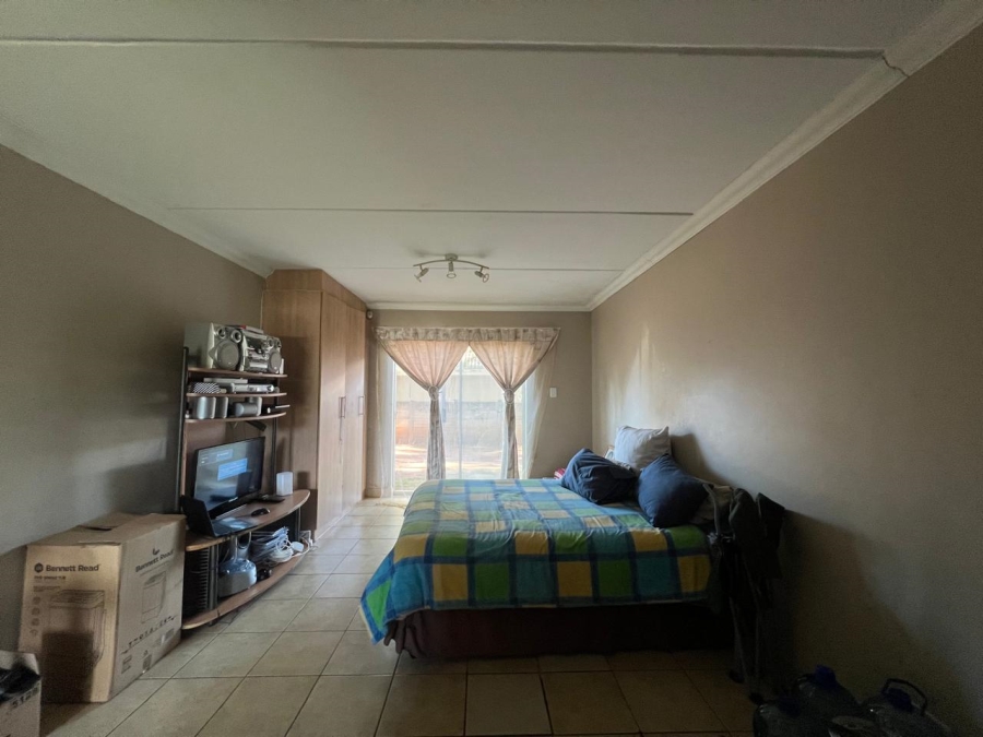 1 Bedroom Property for Sale in Geelhoutpark North West